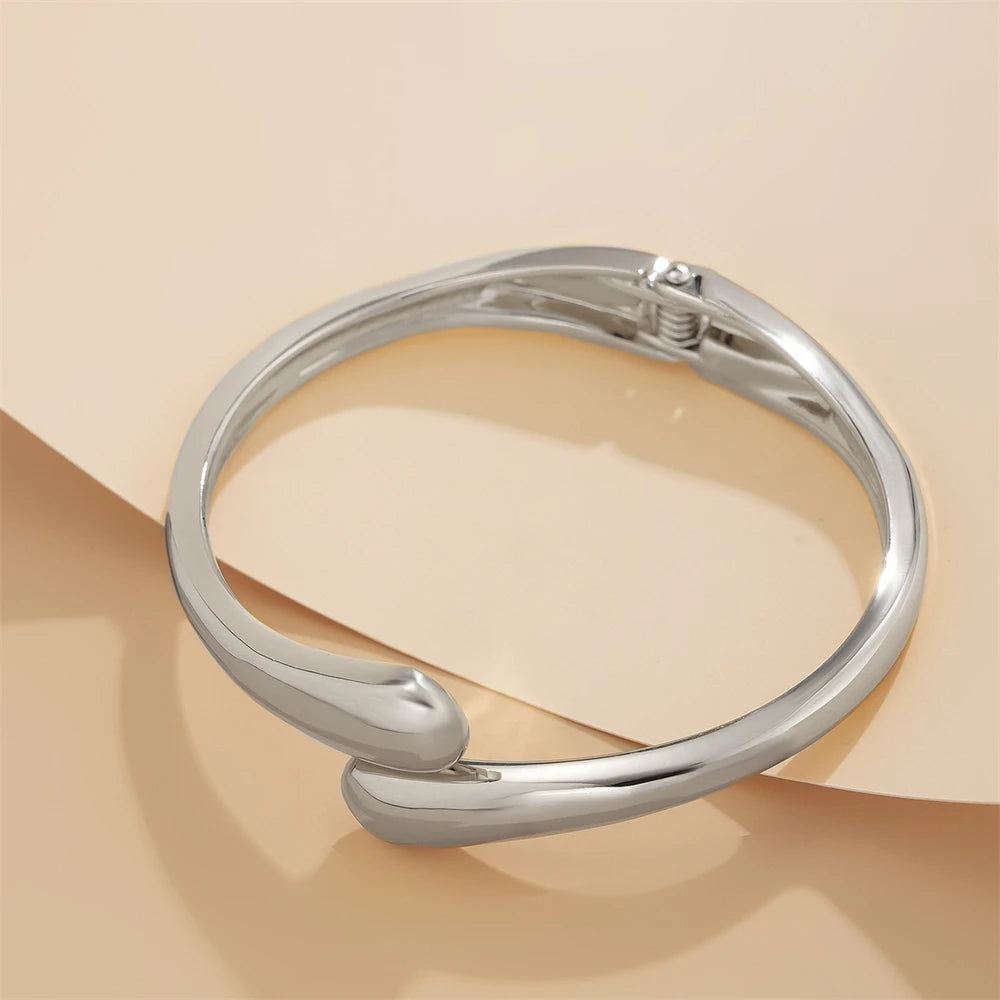 Chunky Twist Metal Cuff