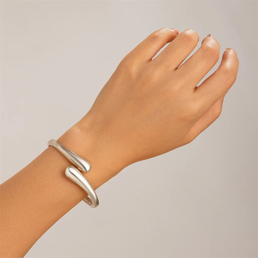 Chunky Twist Metal Cuff